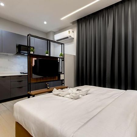 Hotel Imperial Stayz Sector 51 Гургаон Экстерьер фото