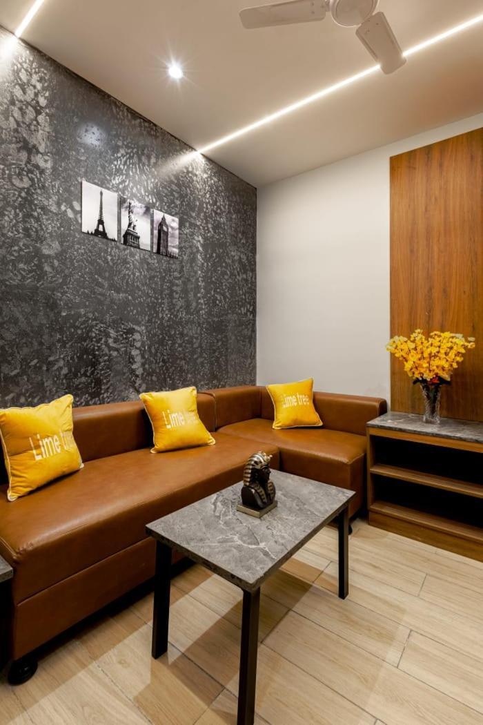 Hotel Imperial Stayz Sector 51 Гургаон Экстерьер фото